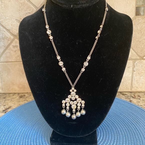 GIVENCHY PEARL AND RHINESTONE Vintage NECKLACE - Picture 4 of 11